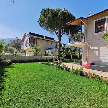 Cheerful 3 Bedroom Summer House 100m To The Beach. 펜션 *